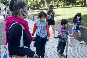 Científicos sostienen que los chicos heredan la inteligencia de sus madres y no de sus padres (Fuente: NA)