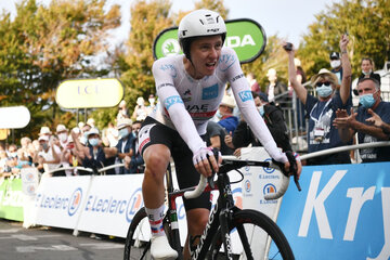 Tour de France: Pogacar ganó la cotrarreloj y desplazó a Roglic (Fuente: AFP)