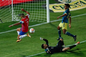 Eliminatorias: Colombia empató agónicamente con Chile en Santiago