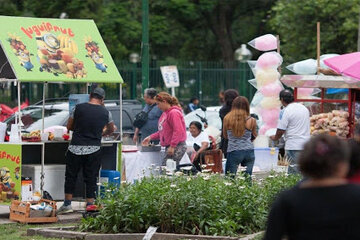 A los Feriantes del parque San Martín le prorrogaron la concesión