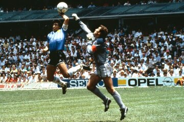 La polémica "despedida" de Peter Shilton a Maradona: "Lo que no me gusta es que nunca se disculpó"