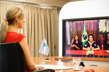 La primera dama presidió un encuentro con sus pares latinoamericanas