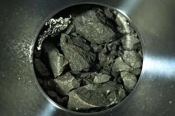 Hallaron un objeto artificial entre las muestras del asteroide Ryugu (Fuente: AFP)