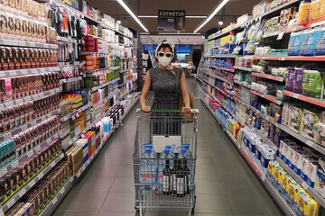 Del festival Temporada Alta a Fran Resina en la noche salteña (Fuente: Audioguía para supermercados en tiempos de pandemia | Prensa)