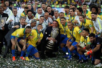 Las Copas América en Brasil también lo tienen pentacampeón (Fuente: AFP)