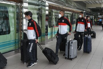 El plantel de River llegó y se vacunó en Orlando (Fuente: NA)