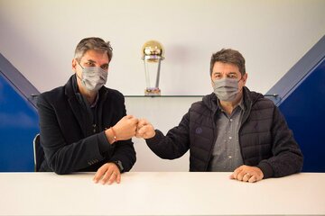 Mauricio Pellegrino renovó en Vélez hasta junio de 2022 (Fuente: NA)