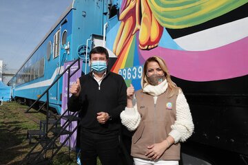 Fabiola Yáñez visitó el Tren Sanitario junto a Daniel Arroyo