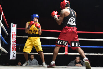 Los boxeadores con una celebración por partida doble