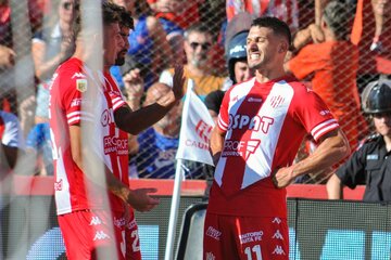 García, García y García: Unión goleó a Atlético Tucumán (Fuente: NA)