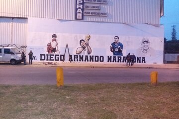 La Matanza: un mural de Diego Maradona fue tapado con el nombre de una candidata de Juntos por el Cambio