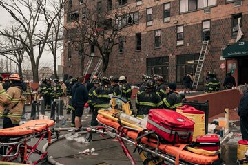 Feroz incendio en un edificio del Bronx: al menos 19 muertos y decenas de heridos (Fuente: AFP)
