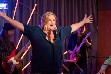 Somebody Somewhere, la miniserie de HBO que consagra a Bridget Everett