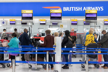 Reino Unido: rebrote de coronavirus y caos en los aeropuertos (Fuente: AFP)