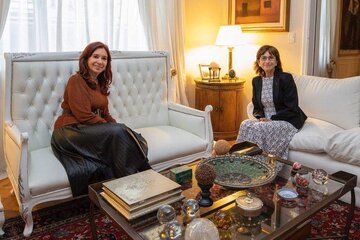 Cristina Kirchner se reunió con Pilar del Río, la esposa de José Saramago (Fuente: Twitter)