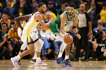 Finales de la NBA: Boston Celtics se llevó el primer partido ante Golden State Warriors (Fuente: AFP)