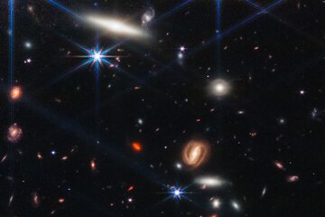 El telescopio Webb reveló una imagen en alta calidad de las primeras galaxias formadas tras el Big Bang