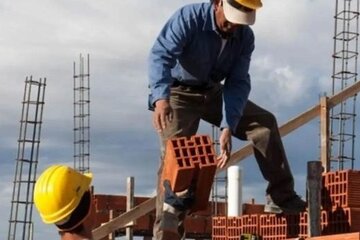 Constructoras temen por posible recorte de fondos a la obra pública 