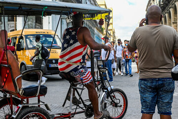 Cuba sale a comprar dólares al valor del mercado negro para captar divisas  