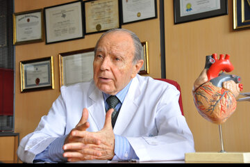 Murió Domingo Liotta, creador del primer corazón artificial y médico de Perón (Fuente: Télam)