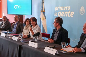 Acuerdo intersectorial para una mesa de diálogo por la democracia