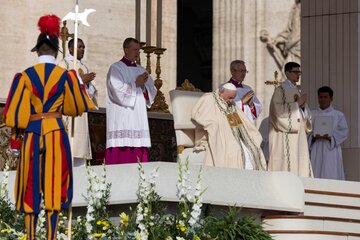 El Papa proclamó santo al ítalo-argentino Artémides Zatti (Fuente: EFE)