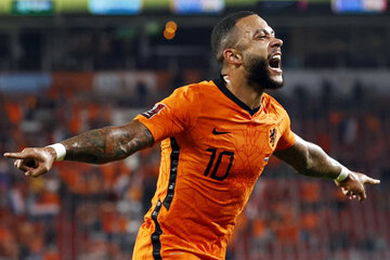 Por qué la figura de Países Bajos pidió sacar su apellido de la camiseta (Fuente: AFP)