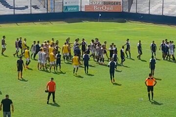 Quilmes y Chacarita terminaron un amistoso a las piñas (Fuente: Captura de vídeo )