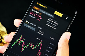 ¿Criptocorralito? Binance suspende temporalmente los depósitos y retiros en dólares 