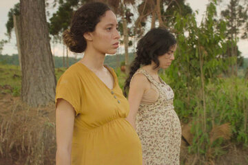 "Las preñadas": potencia de dos actrices