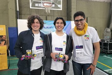 Estudiantes salteños recolectan fondos para viajar al mundial de robótica
