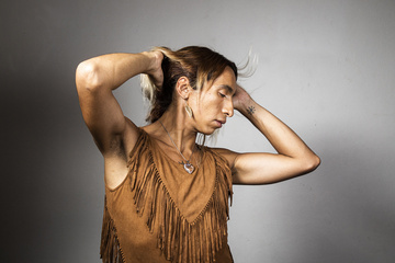 Entrevista a la música y escritora trans Lola Bhajan | En su libro ...