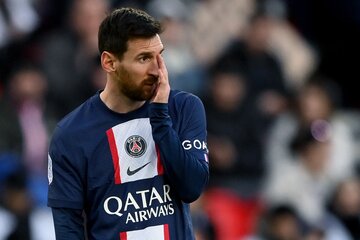 El momento en que los hinchas del PSG silbaron a Messi (Fuente: AFP)