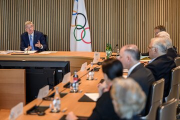 Thomas Bach, presidente del COI, toma la palabra durante la reunión de Comité Ejecutivo (Fuente: AFP)