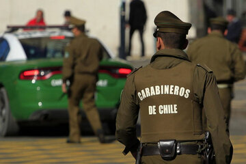 Chile: tras el asesinato de un carabinero ordenan intervenir 30 municipios  | Es la tercera muerte de un policía en un mes | Página12