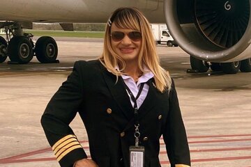 La primera pilota trans del país trabaja en Aerolíneas Argentinas