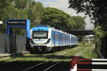 Los trenes del Belgrano Sur funcionan con demoras y cancelaciones por un conflicto gremial