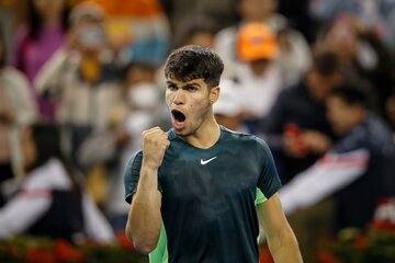 Carlos Alcaraz vence Casper Ruud e avança as semifinais do ATP 500 de Pequim  