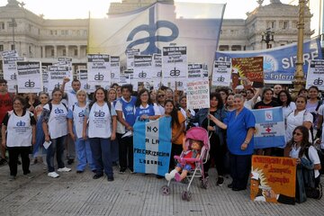 Reclamo de enfermeros y enfermeras de la ciudad (Fuente: Sandra Cartasso)