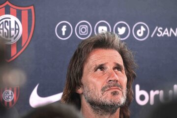 Rubén Insúa: "Huracán es un clásico de barrio, Boca es un clásico nacional"   (Fuente: Télam)