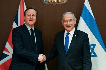 El canciller británico Cameron pidió a Netanyahu mesura en su respuesta a Irán. 