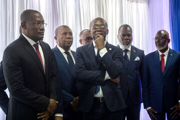 Miembros del Consejo Presidencial de Transición de Haití en la ceremonia de constitución. (Fuente: EFE)