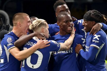 Celebra todo el Chelsea, que se hizo fuerte en Stamford Bridge (Fuente: EFE)