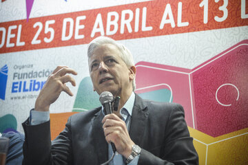 Álvaro García Linera, expresidente de Bolivia, en la Feria del Libro. (Fuente: Sandra Cartasso)