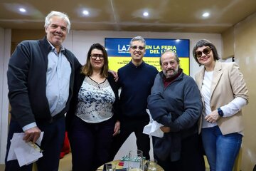 Claudio Zlotnik, Cynthia García, David Cufré, Gustavo Campana y Gisela Marziotta, directora de AM 750. (Fuente: Rocío González)