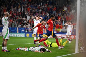España le ganó con autoridad a Italia y se clasificó (Fuente: AFP)