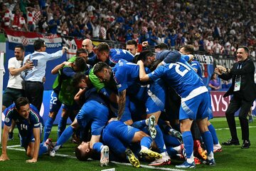 Italia empató agónicamente y se metió en octavos de la Eurocopa (Fuente: AFP)