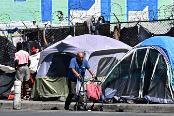 Estados Unidos: la Corte Suprema confirmó la prohibición de dormir en la calle a personas sin hogar (Fuente: AFP)