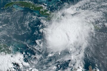 Huracán Beryl deja al menos 7 muertos en el Caribe (Fuente: AFP)