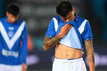 Vélez decidió sacar un sponsor de apuestas de su camiseta (Fuente: AFP)
